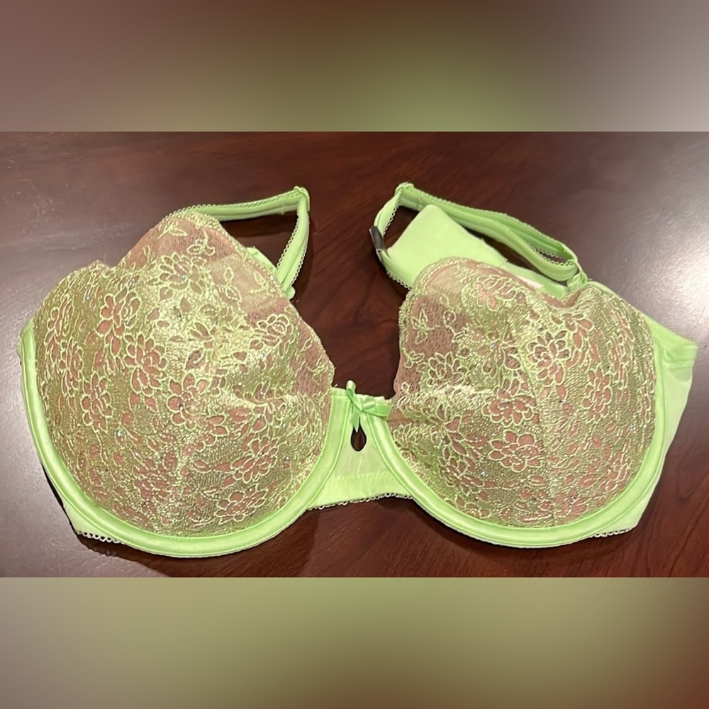 Victoria's Secret Lime Lace Bra